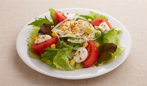 ジョイフル_イタリアンモッツァレラチーズのカプレーゼサラダ_画像